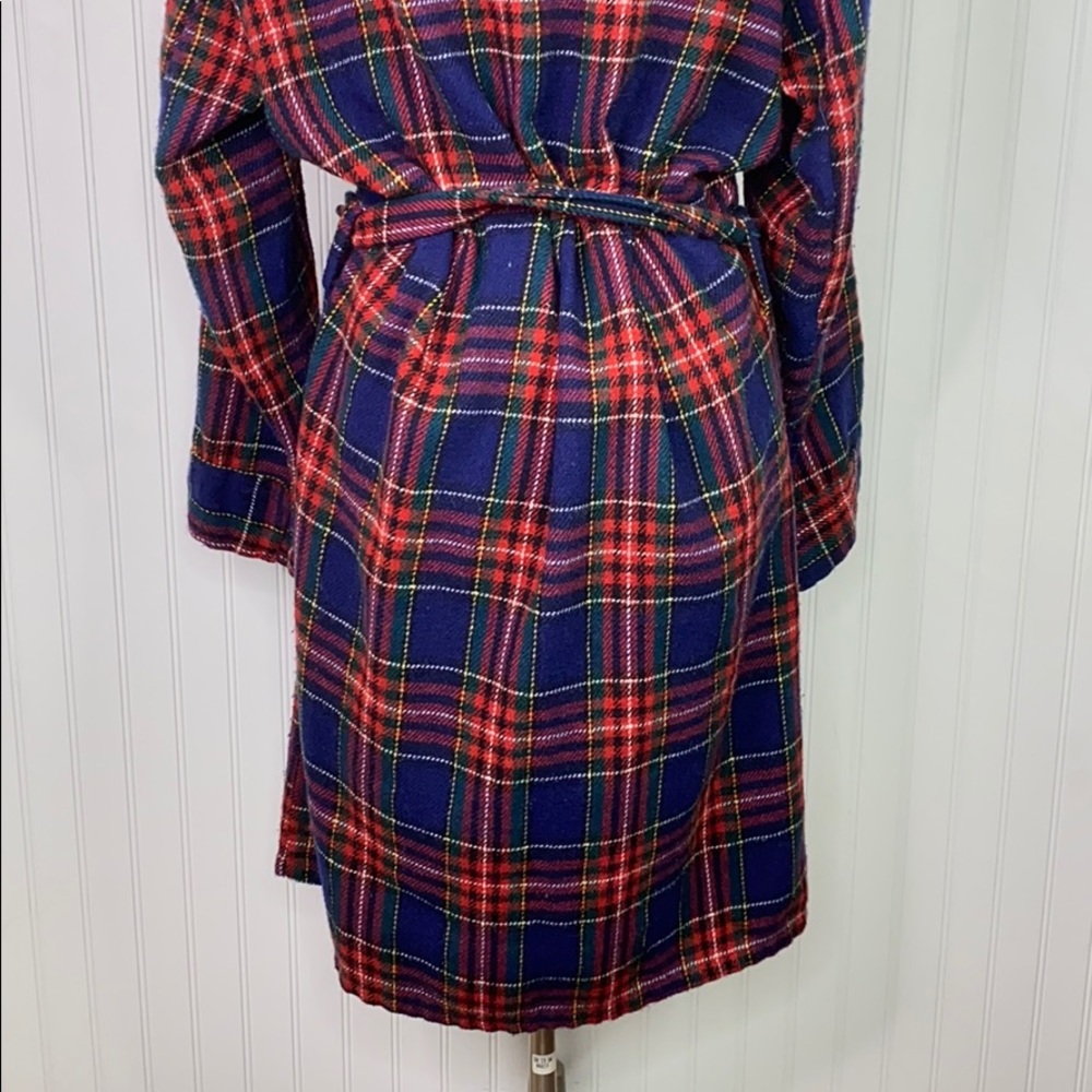 VINTAGE: Plaid Flannel Robe - Picture 6 of 10